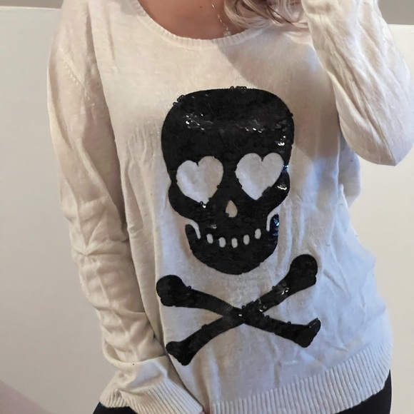 Wildfox skull sweater white label size Medium - Picture 4 of 5